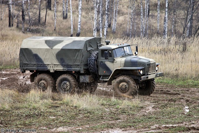 Xe vận tải Ural-43206